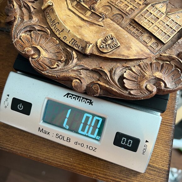 Handcrafted Wood Resin 3D Carved Wall Plaque Plate Frankfurt a. Main Germany - Picture 8 of 8